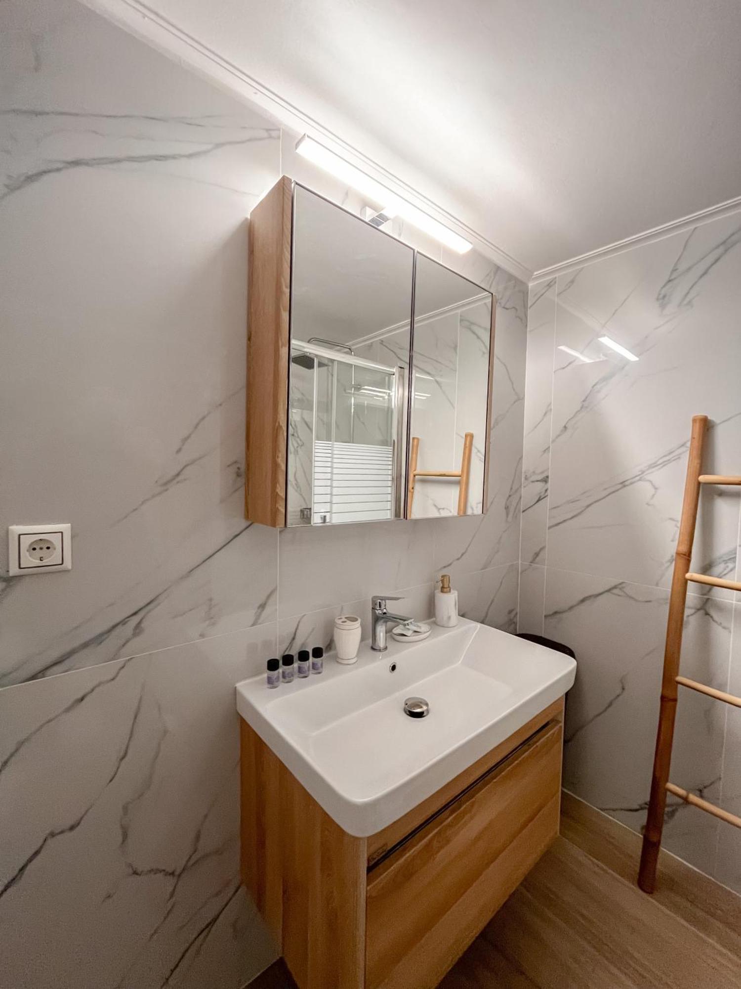 Serenity Apartment Каламата Екстер'єр фото